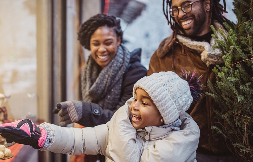 Parents and child bonding during the holidays